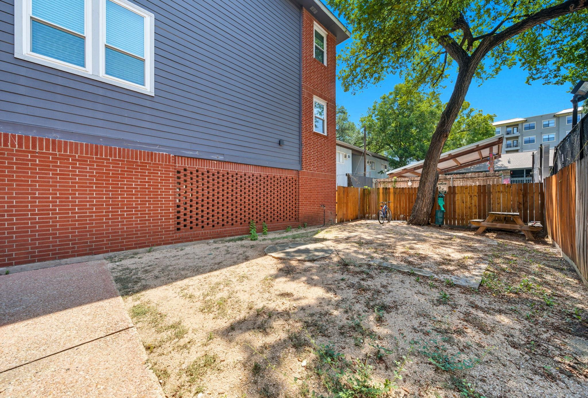2804 Rio Grande ST # 205