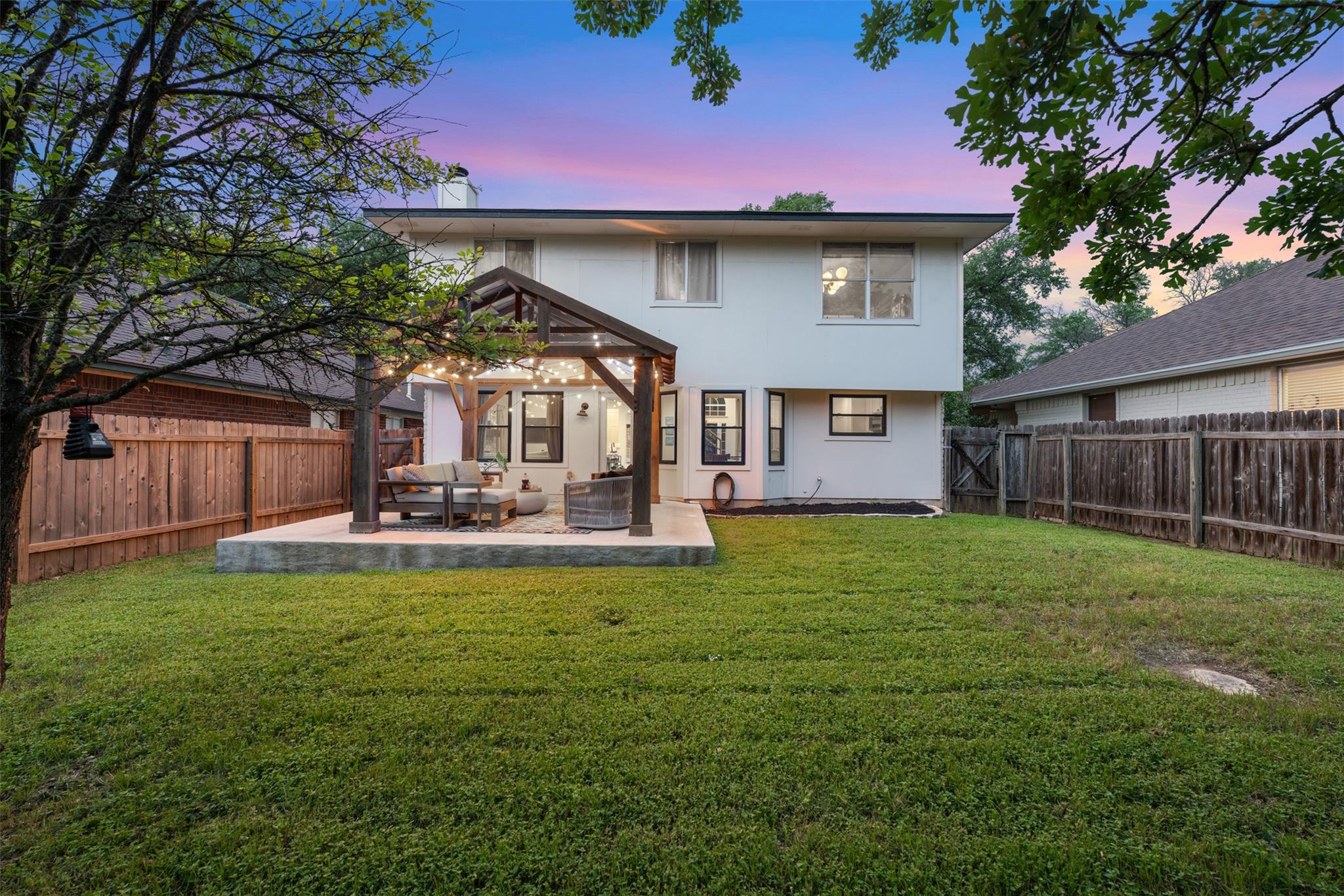 9313 Notches DR