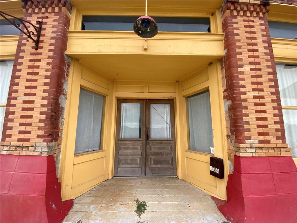 202 N Commerce ST