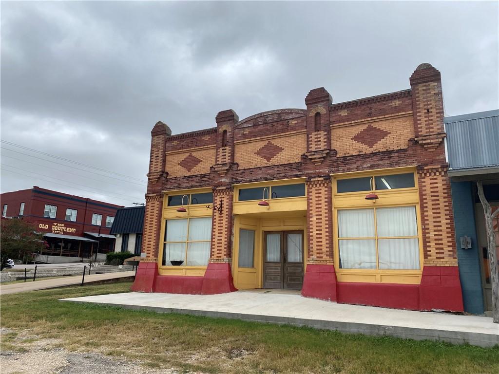 202 N Commerce ST