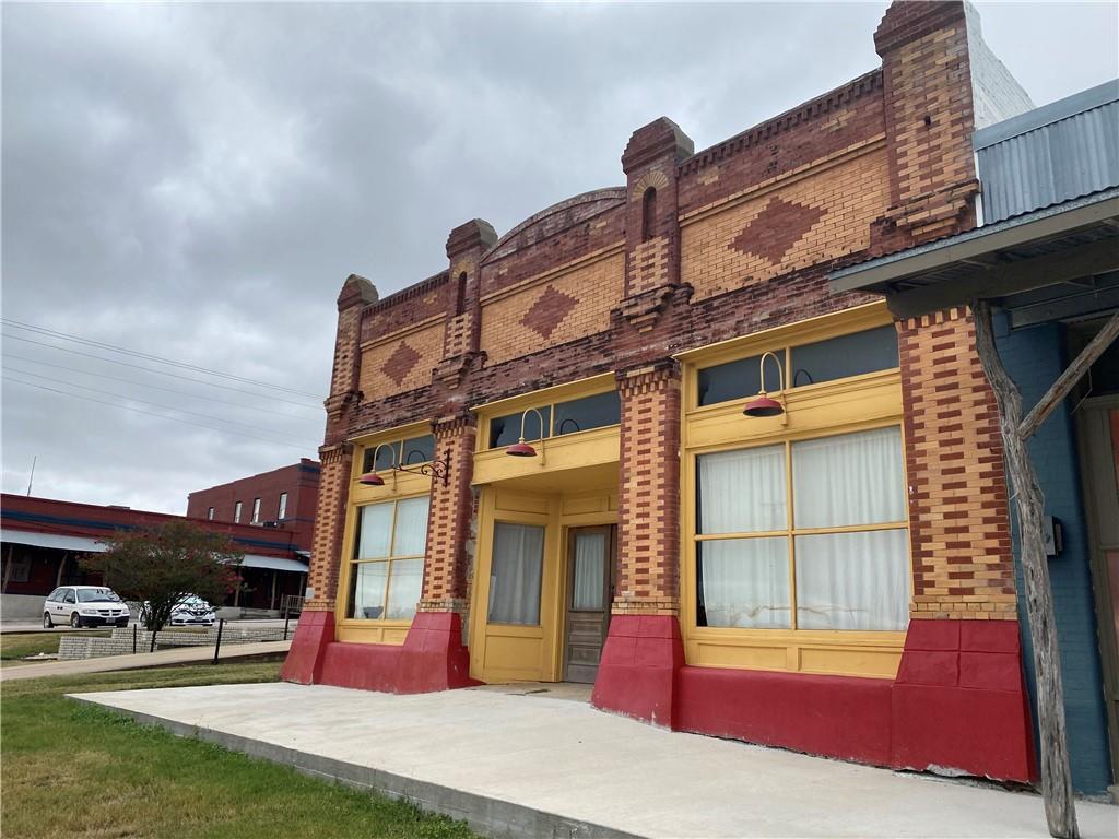 202 N Commerce ST