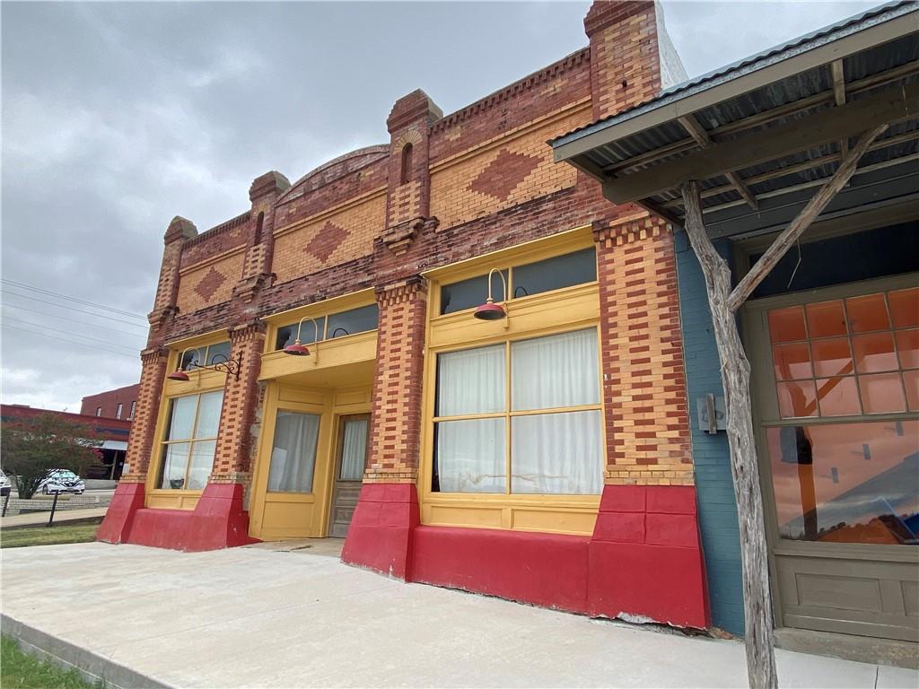 202 N Commerce ST