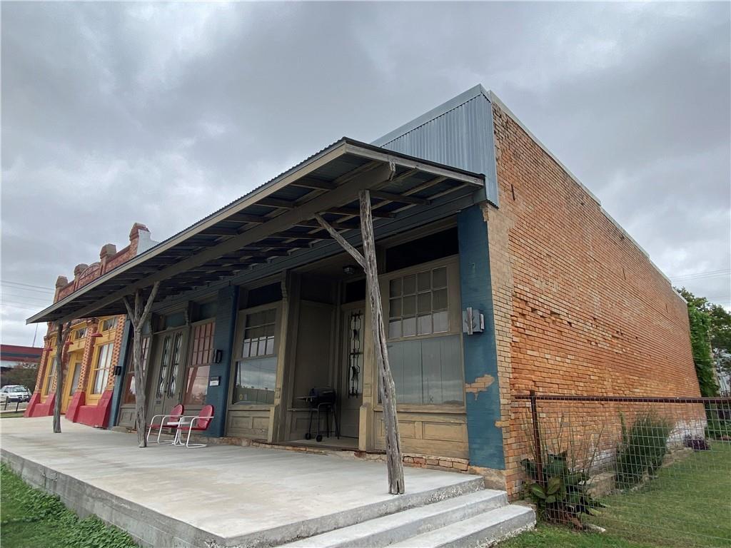 202 N Commerce ST