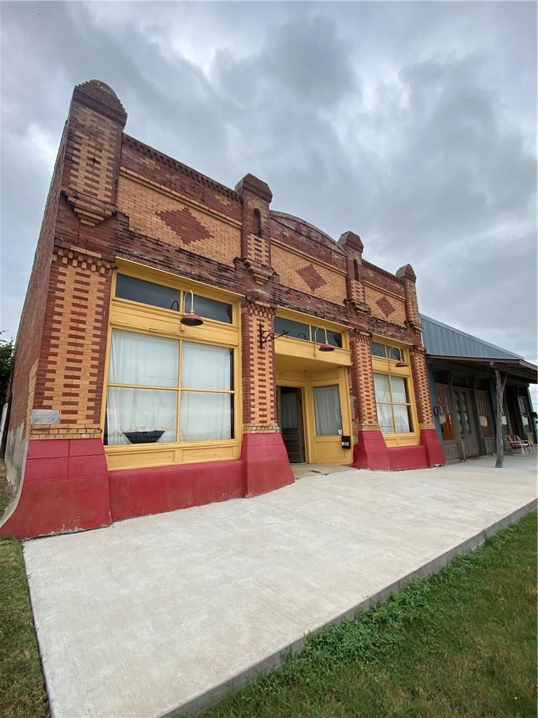 202 N Commerce ST