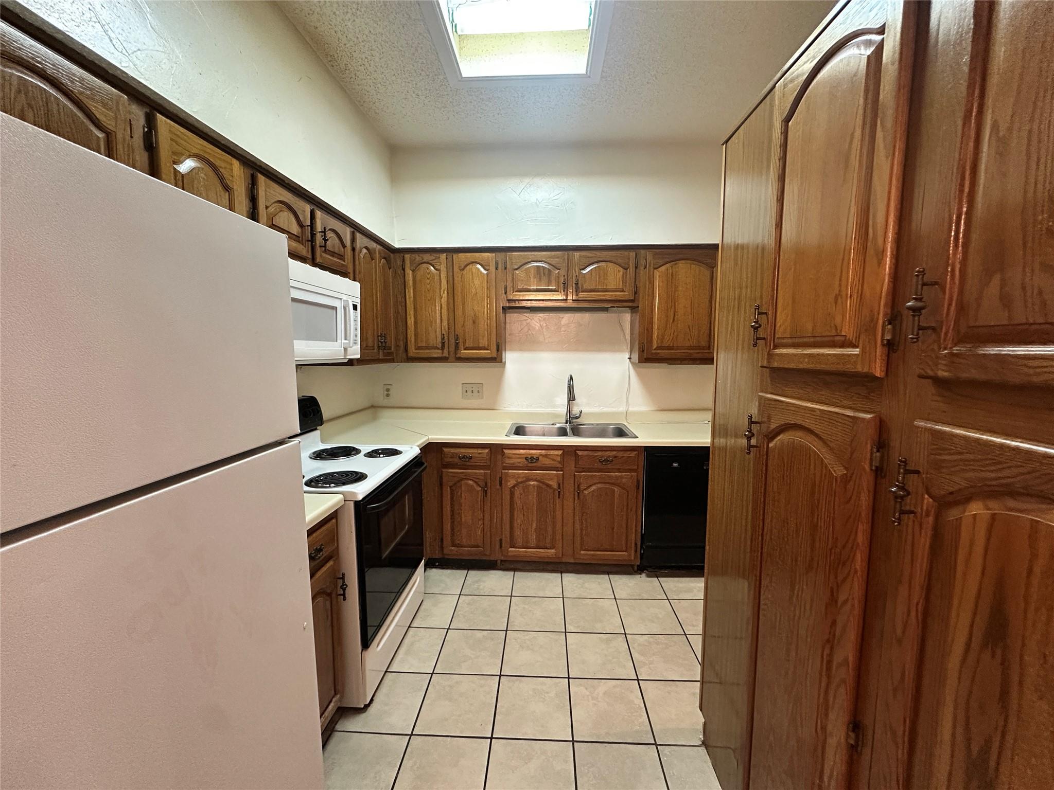 1906 Robbins PL # 308