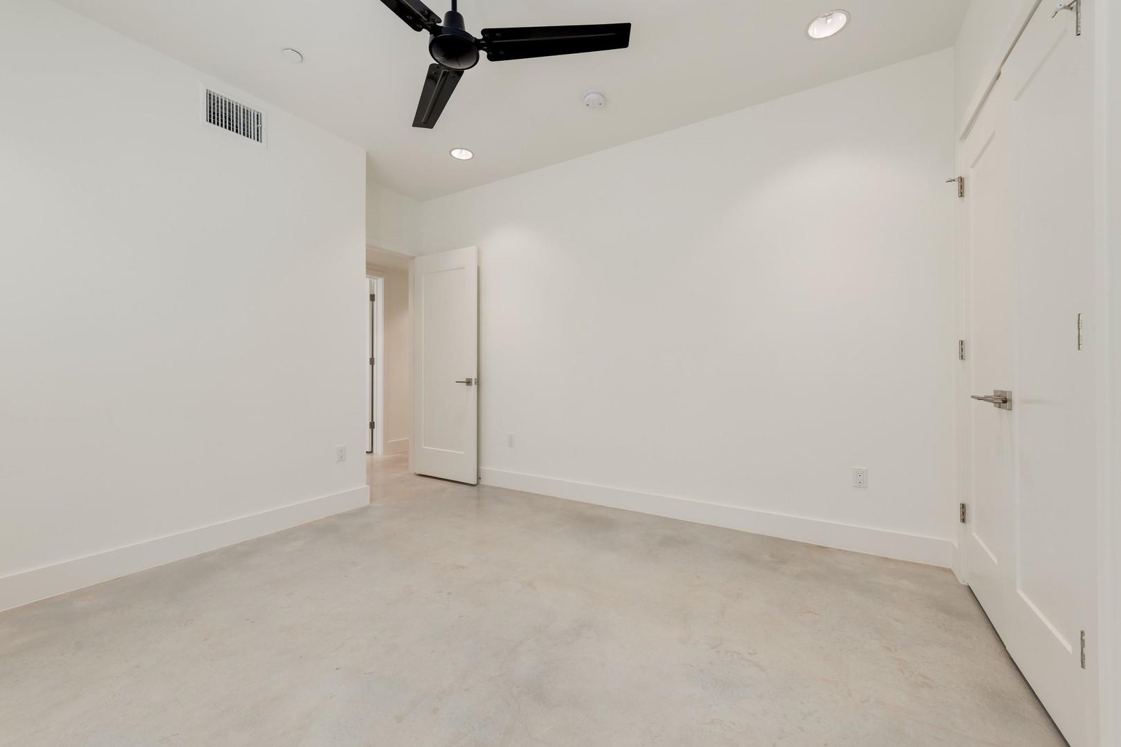 408 W 38 1/2 ST # 1 Unit: 2-1