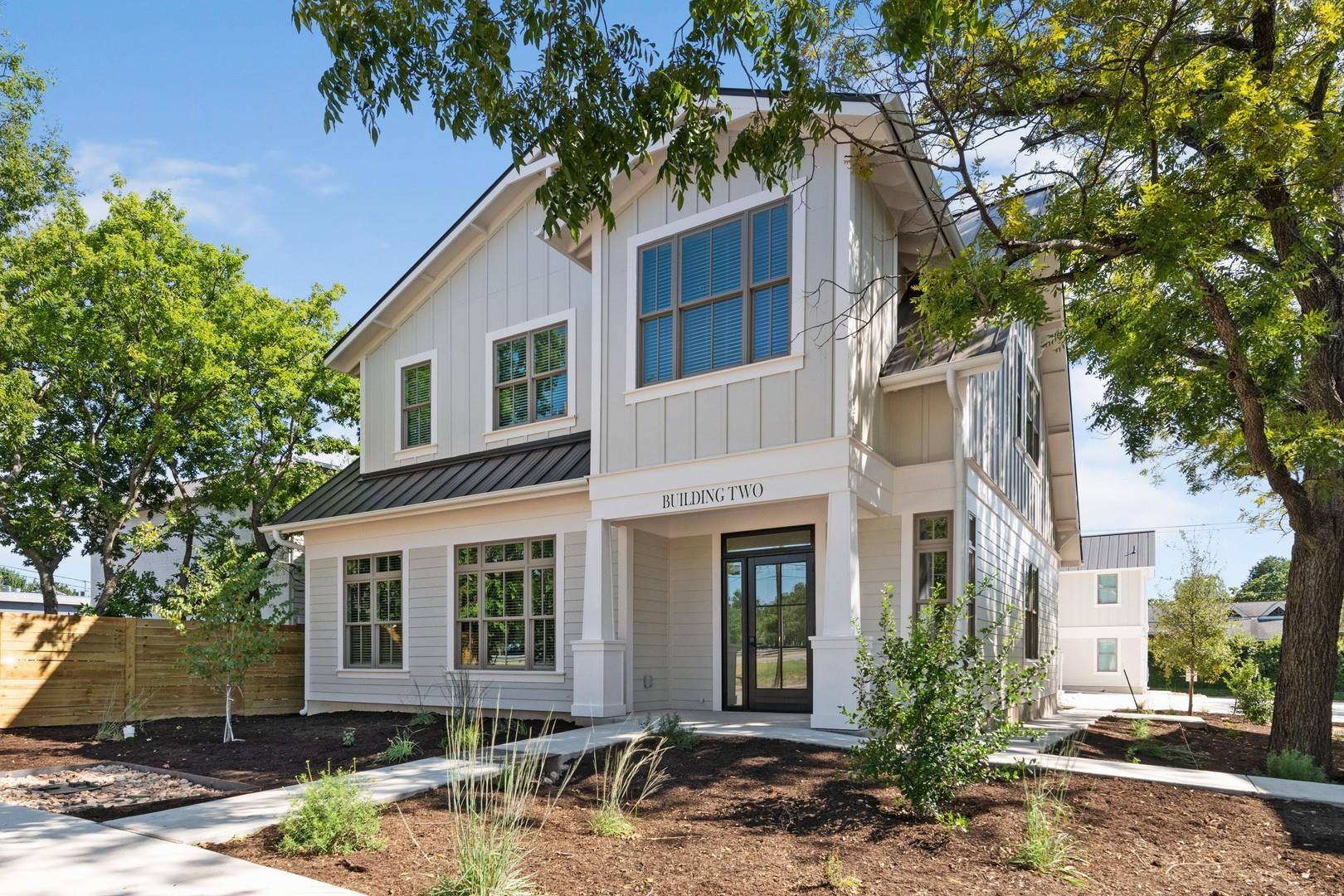 408 W 38 1/2 ST # 1 Unit: 2-1