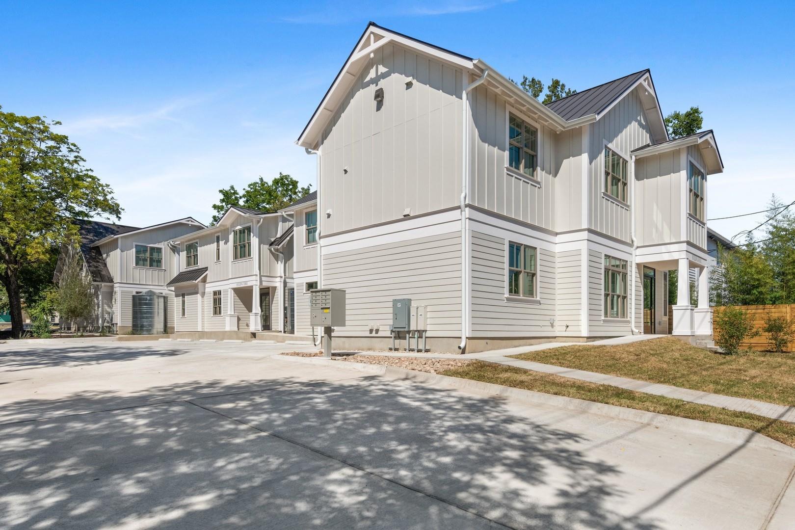 408 W 38 1/2 ST # 1 Unit: 2-1