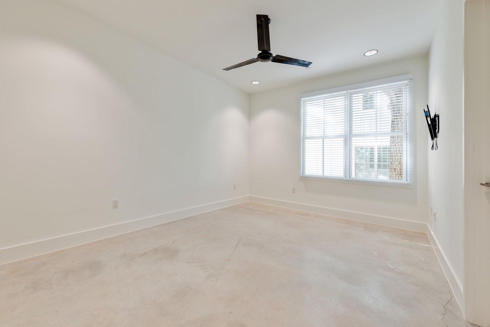 408 W 38 1/2 ST # 1 Unit: 2-1