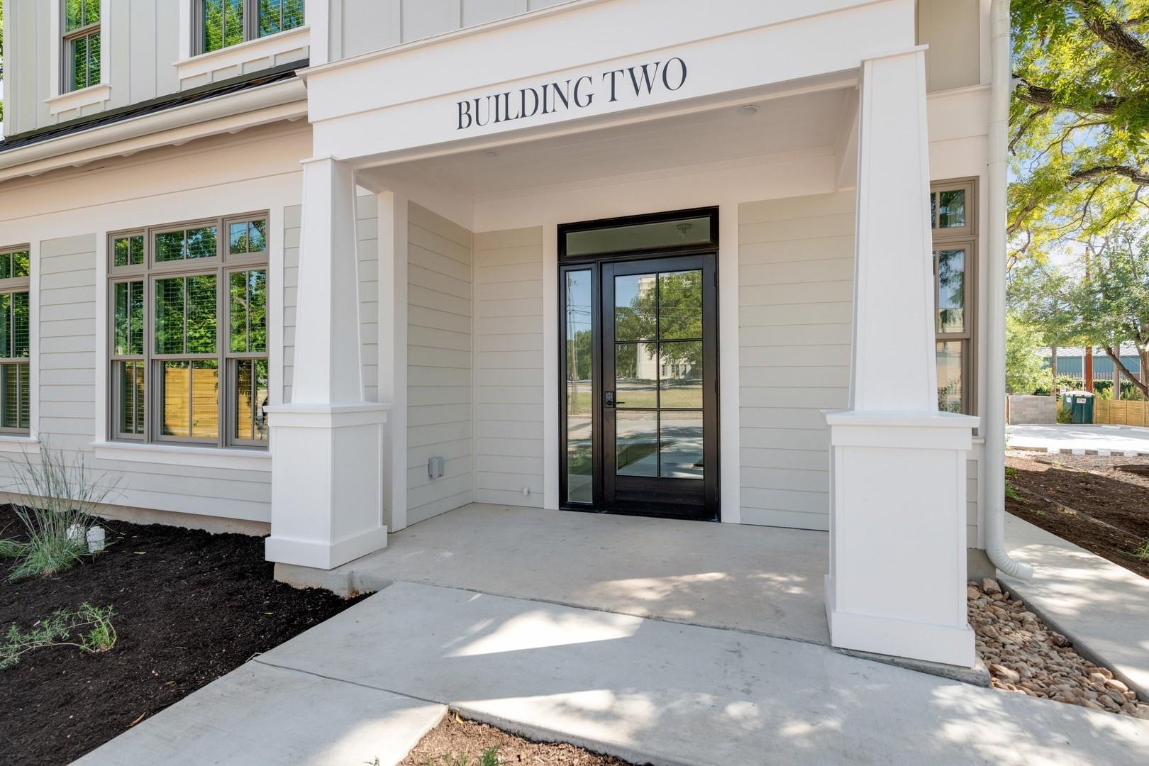 408 W 38 1/2 ST # 1 Unit: 2-1