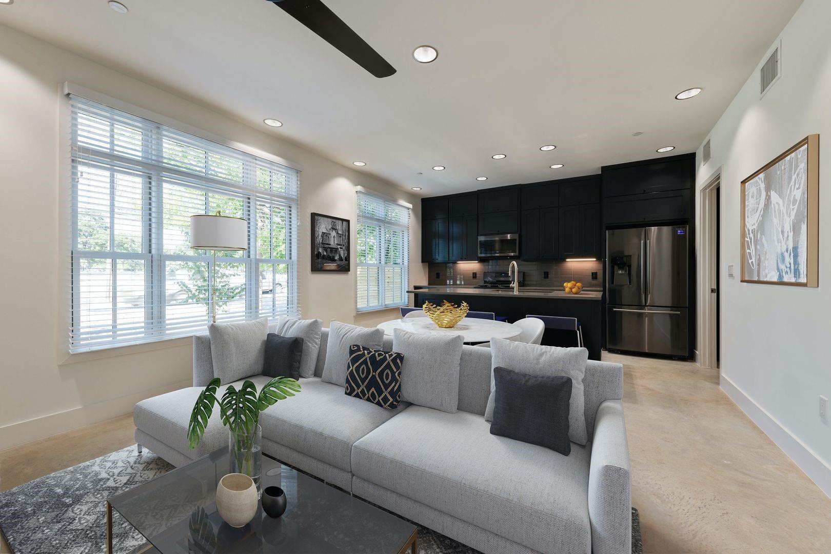 408 W 38 1/2 ST # 1 Unit: 2-1