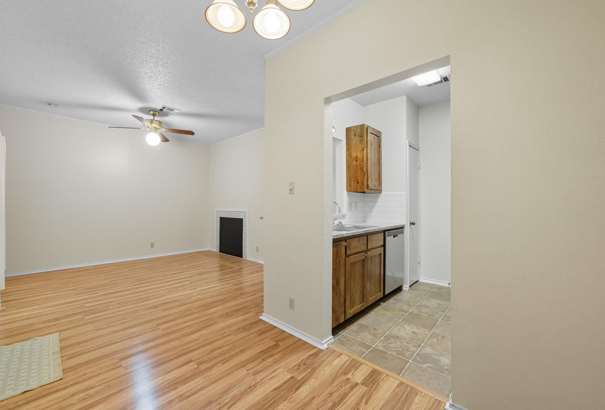 2804 Rio Grande ST # 205