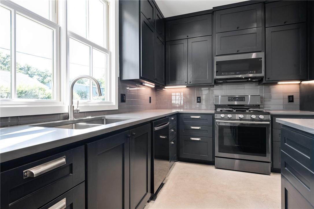 408 W 38 1/2 ST # 1 Unit: 4-1