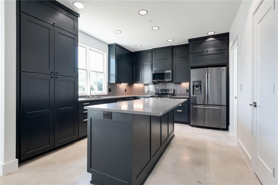 408 W 38 1/2 ST # 1 Unit: 4-1