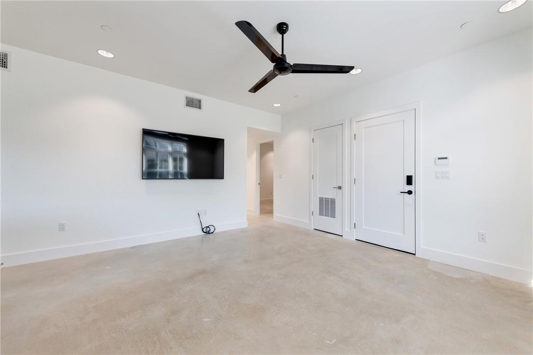 408 W 38 1/2 ST # 1 Unit: 4-1