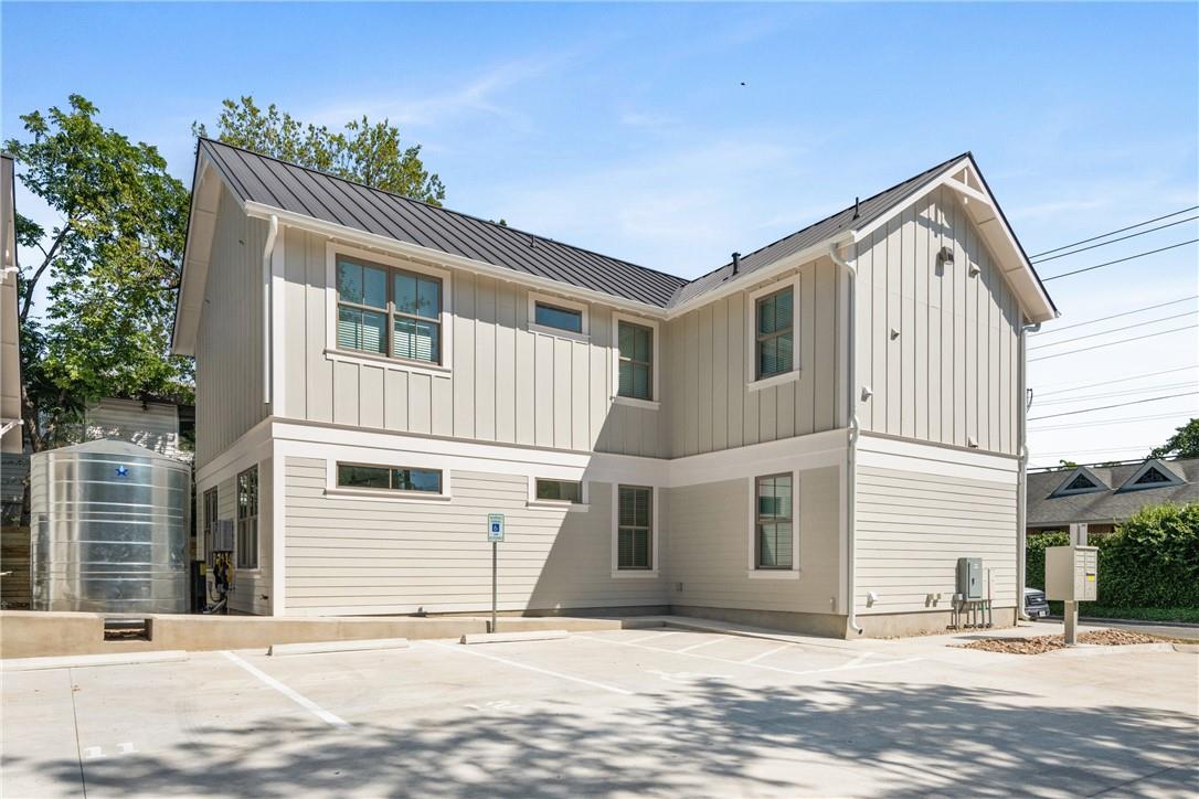 408 W 38 1/2 ST # 1 Unit: 4-1