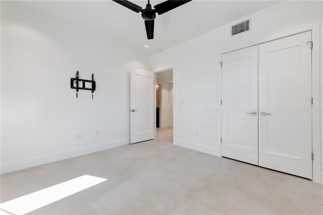 408 W 38 1/2 ST # 1 Unit: 4-1