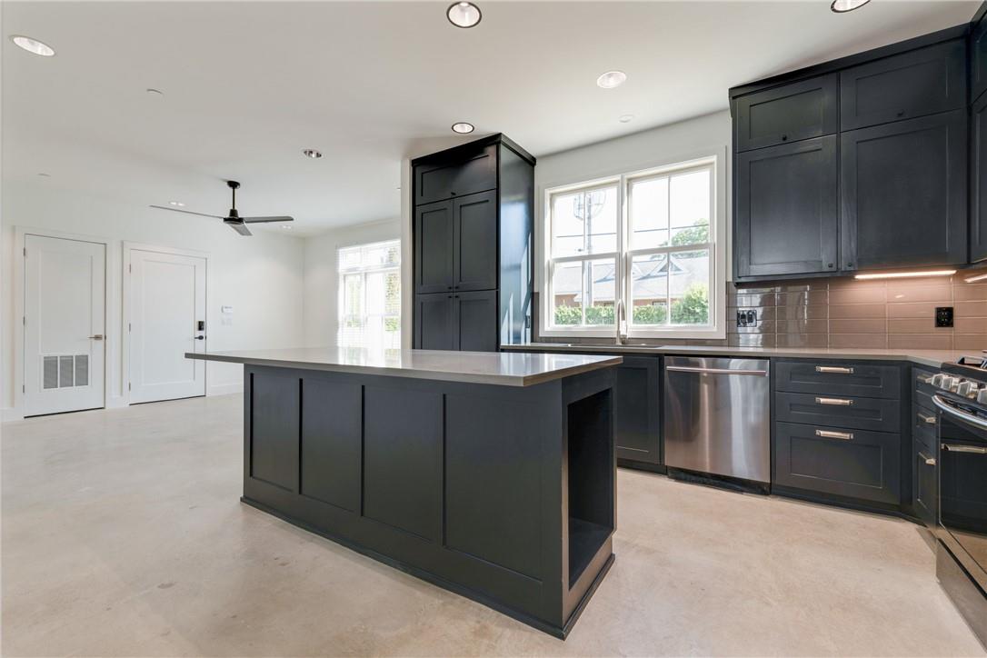 408 W 38 1/2 ST # 1 Unit: 4-1