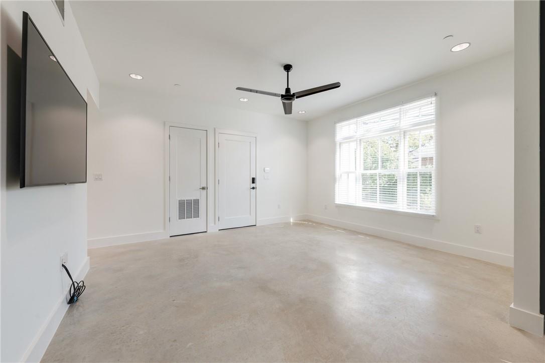 408 W 38 1/2 ST # 1 Unit: 4-1