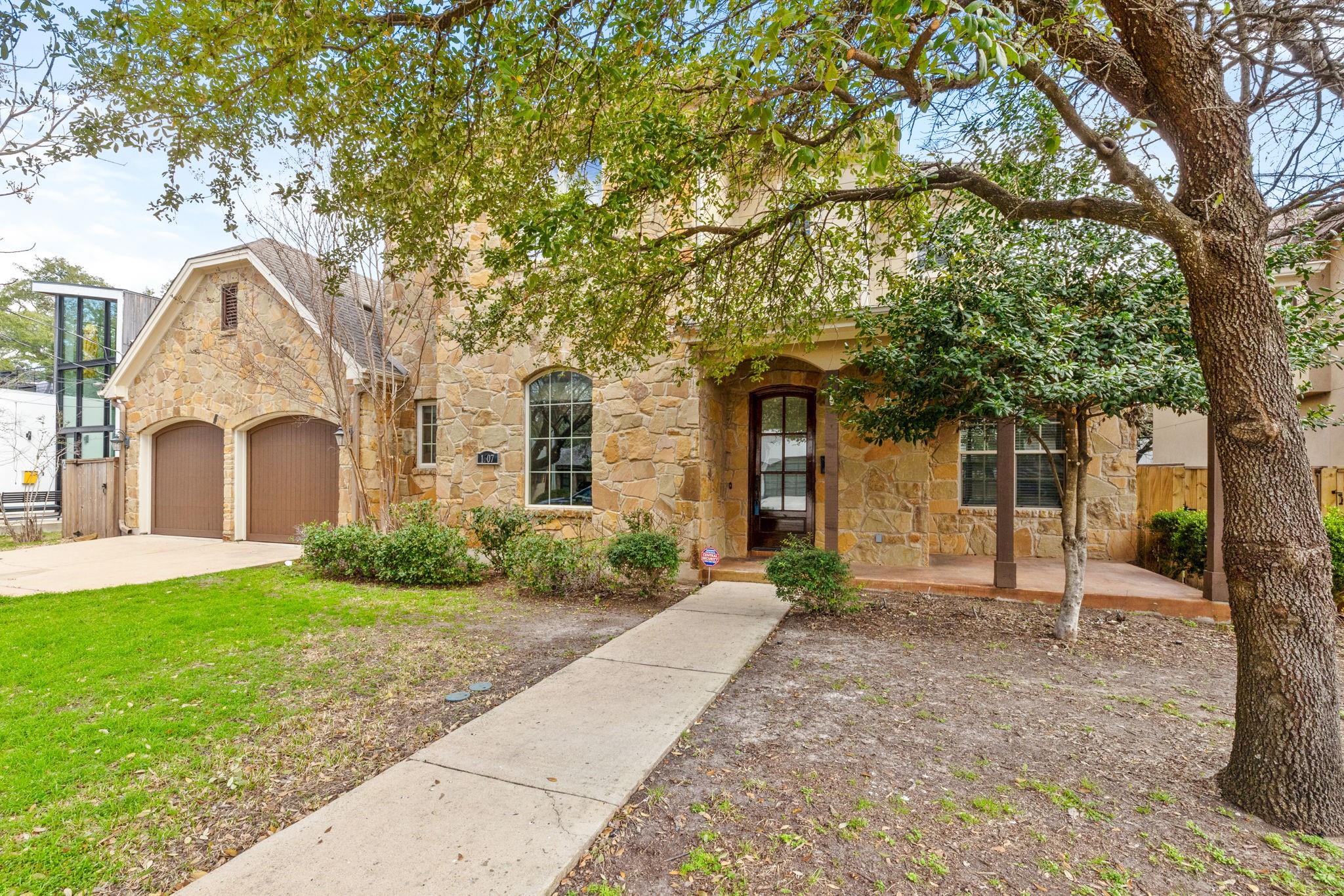 1607 Chelsea LN