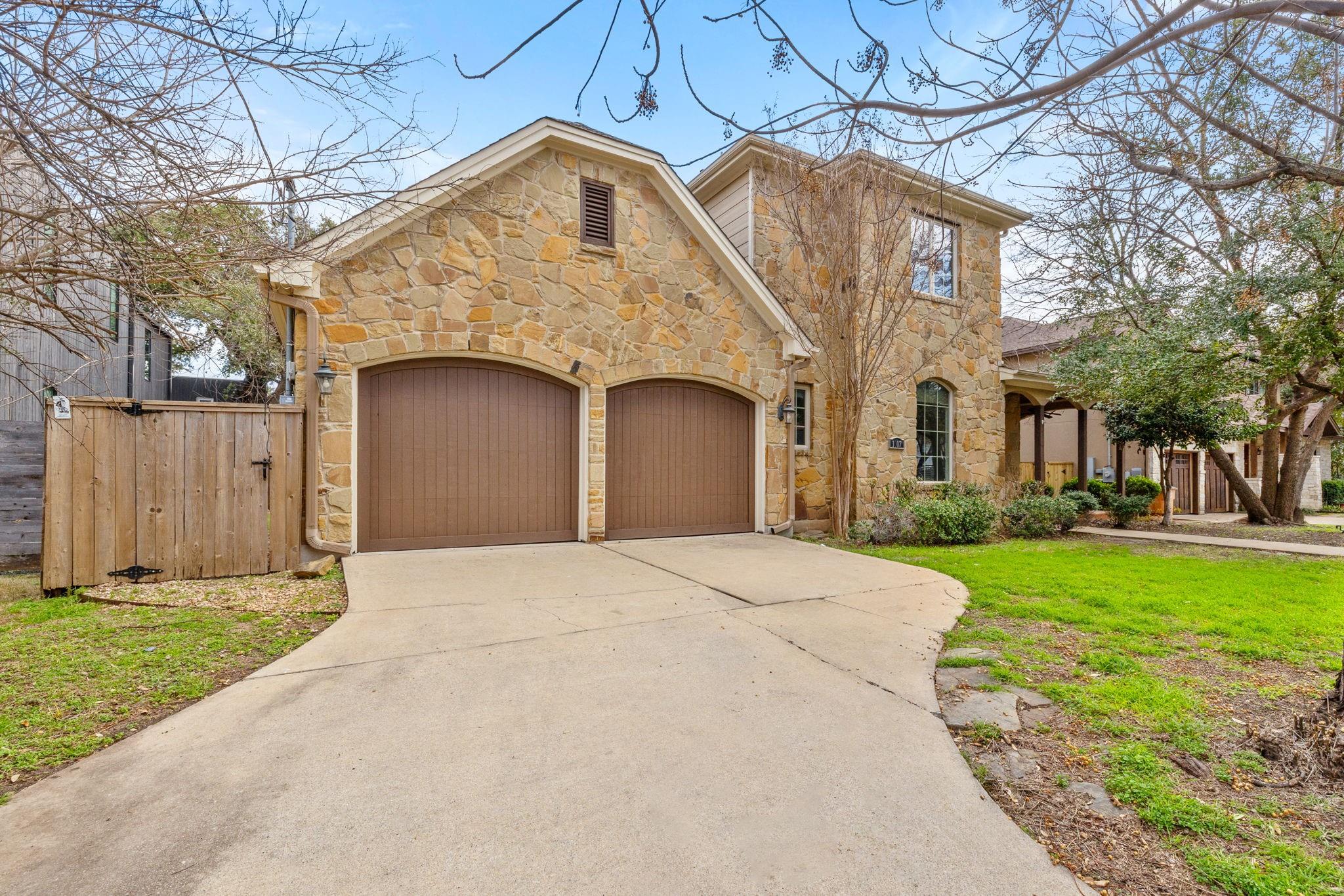 1607 Chelsea LN