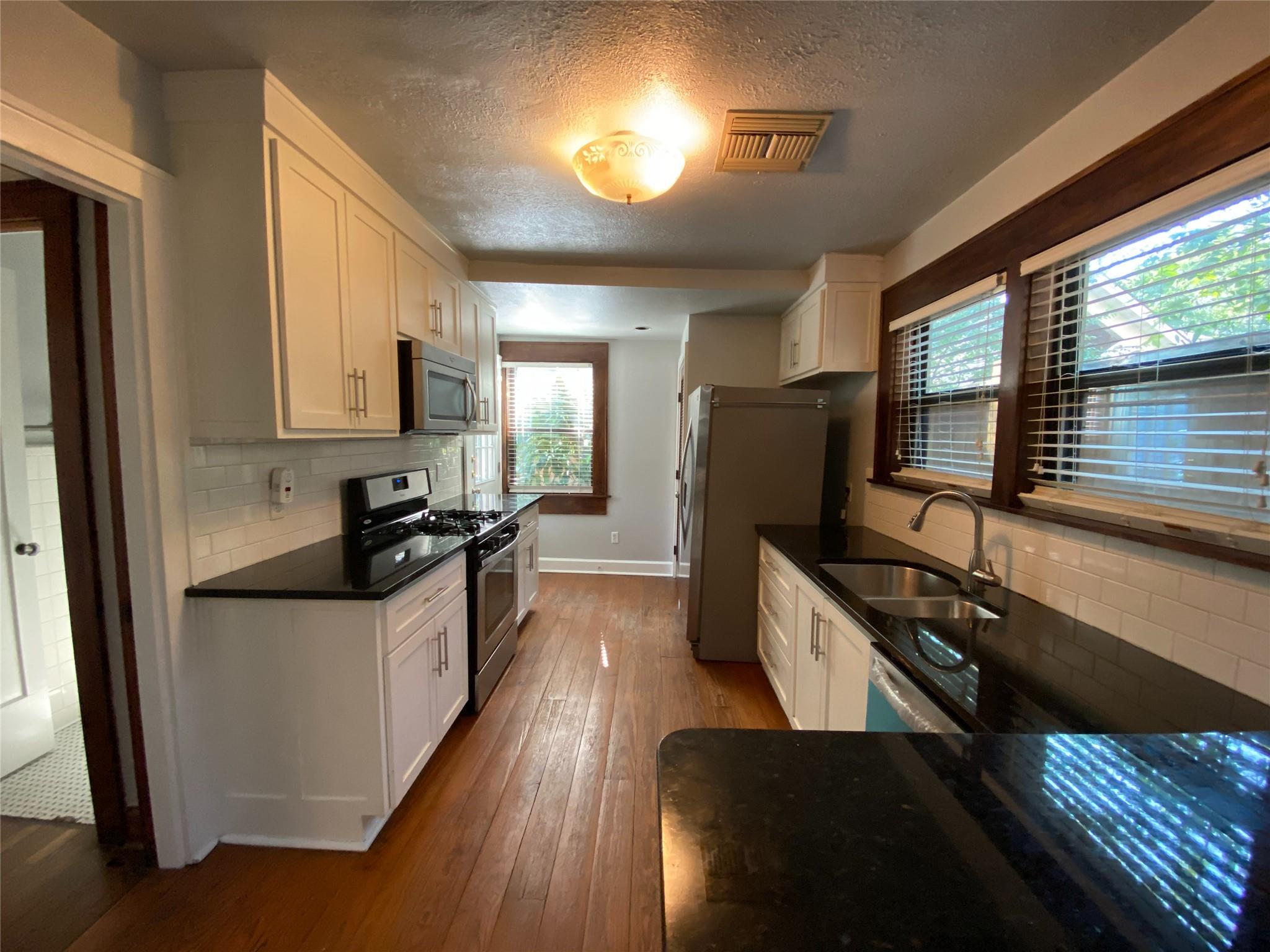 2830 San Gabriel ST Unit: A&B