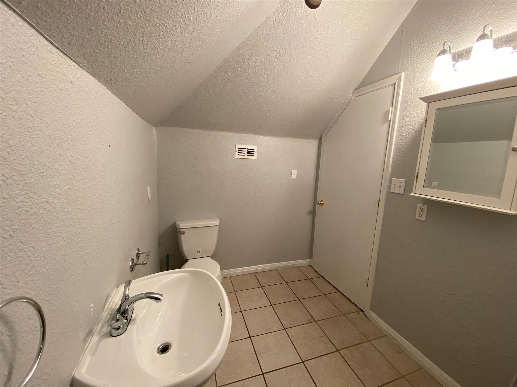2830 San Gabriel ST Unit: A&B
