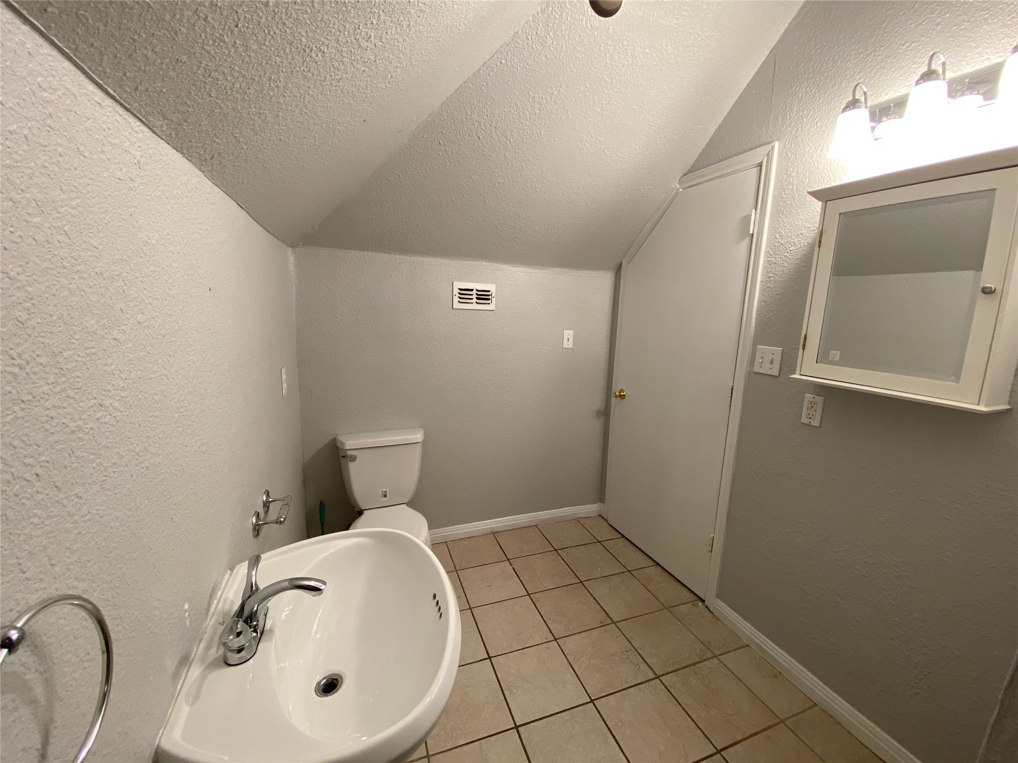 2830 San Gabriel ST Unit: A&B