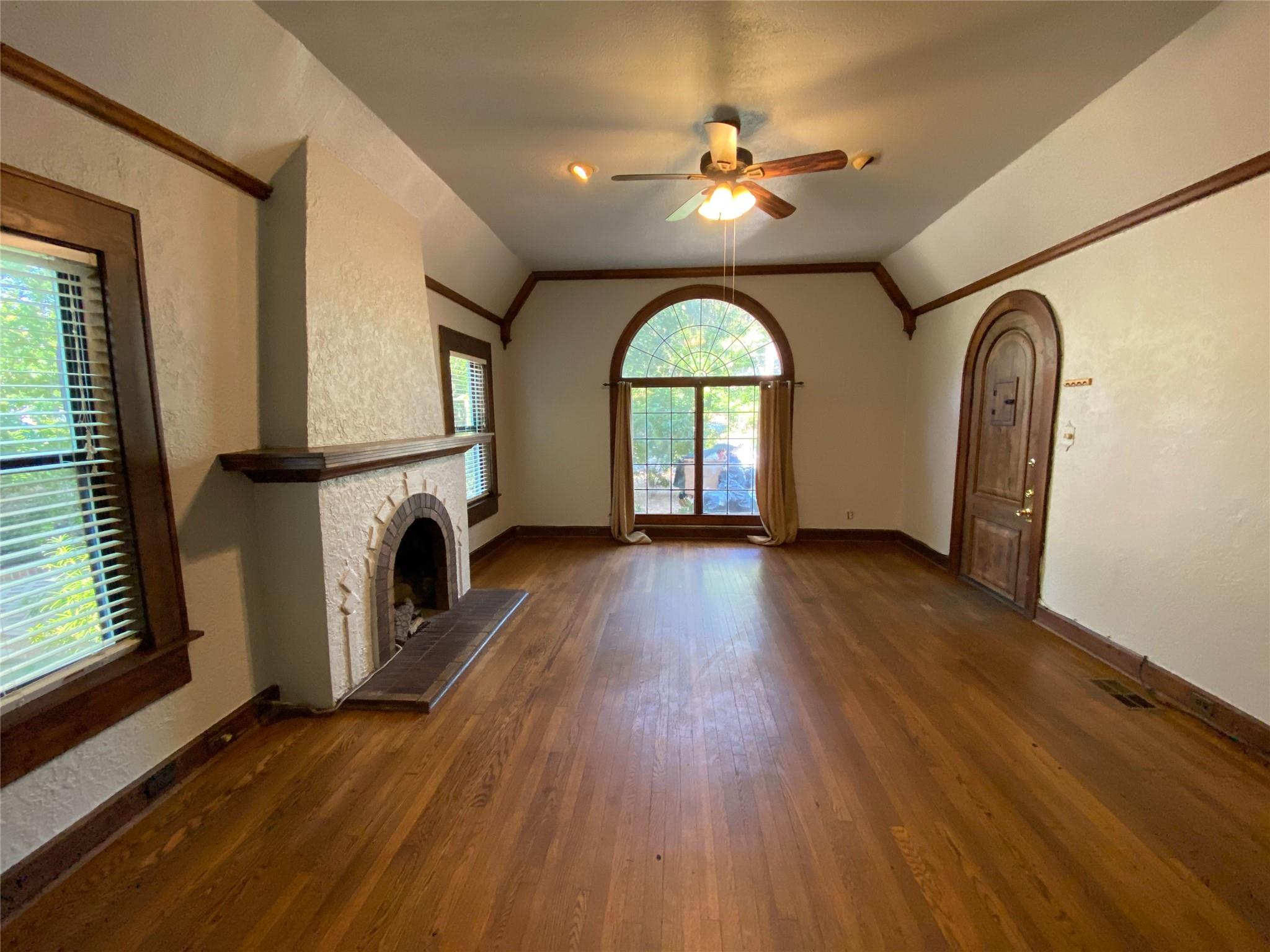2830 San Gabriel ST Unit: A&B