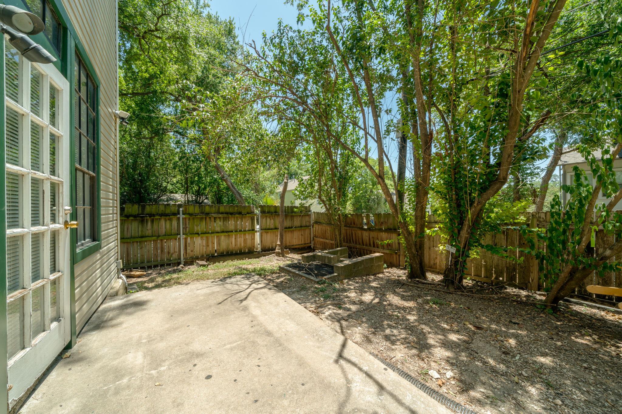 2300 Leon ST # 101