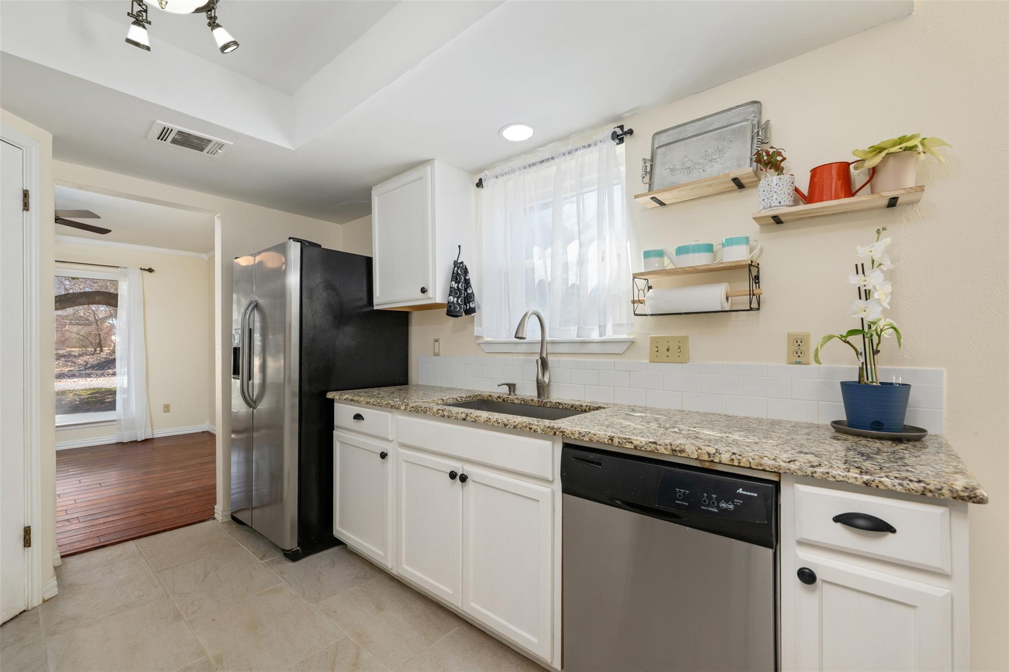 1408 Doonesbury DR