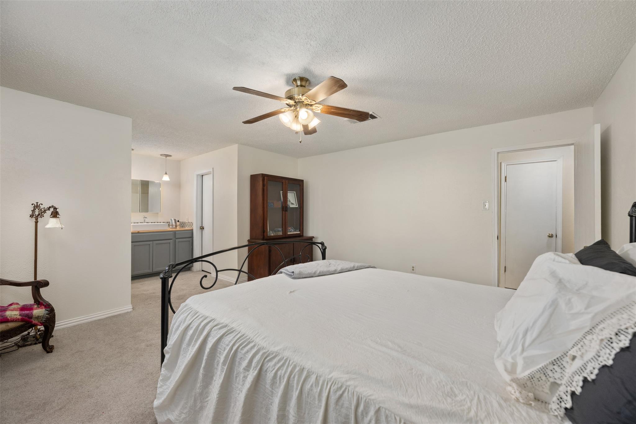 1408 Doonesbury DR