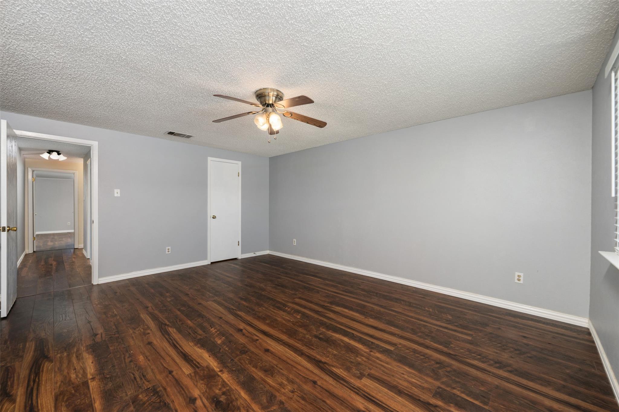 1408 Doonesbury DR