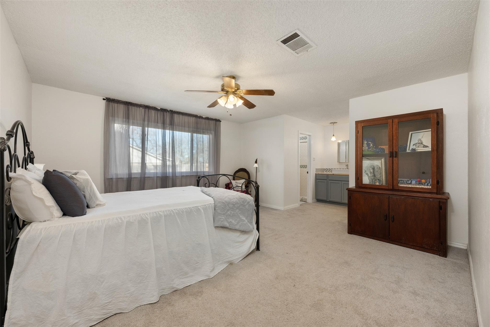 1408 Doonesbury DR