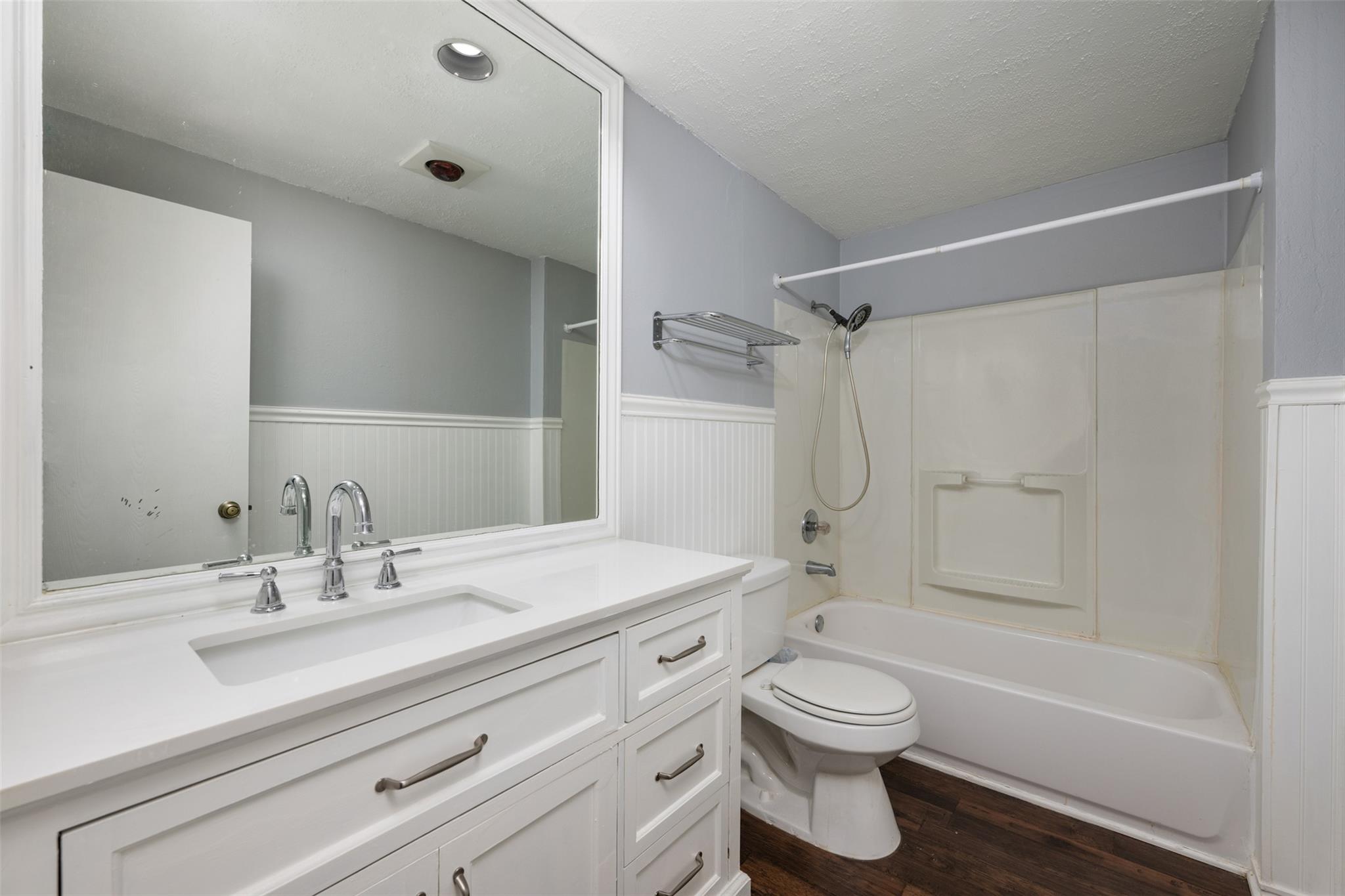 1408 Doonesbury DR