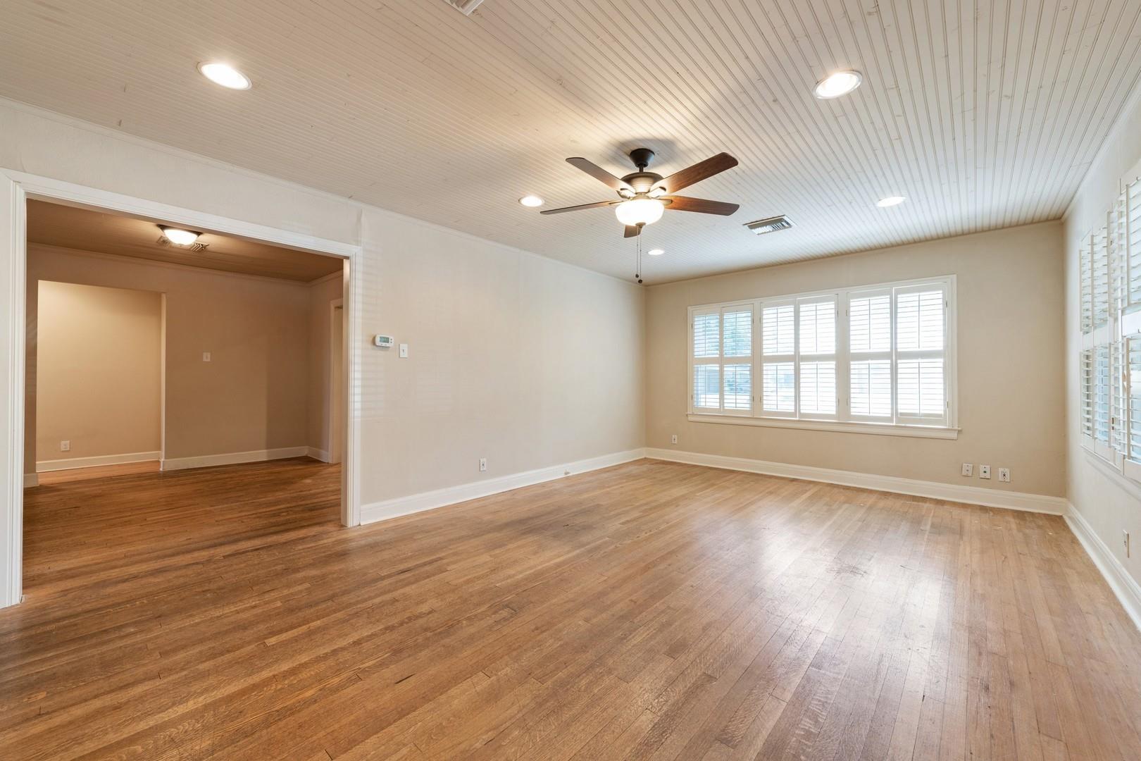 921 E 37 ST Unit: A&B