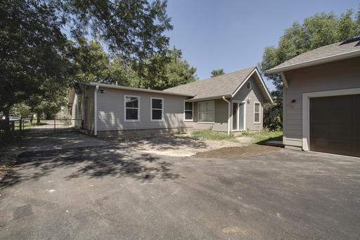 921 E 37 ST Unit: A&B