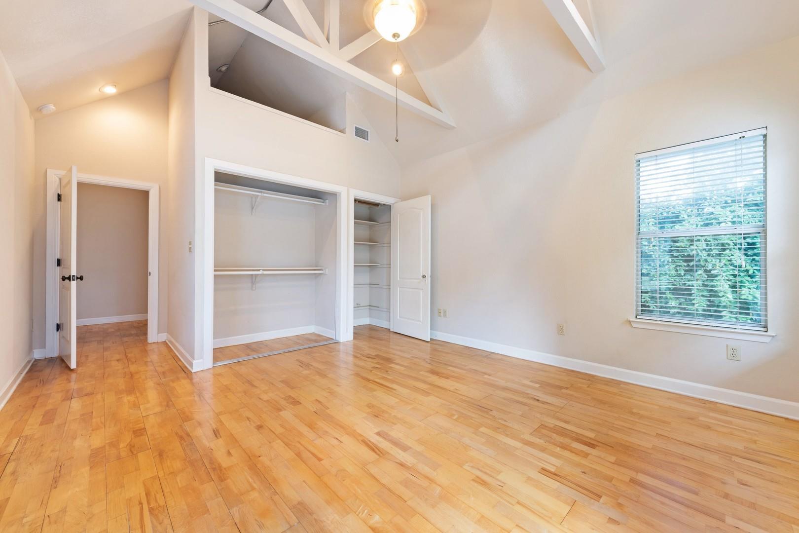 921 E 37 ST Unit: A&B
