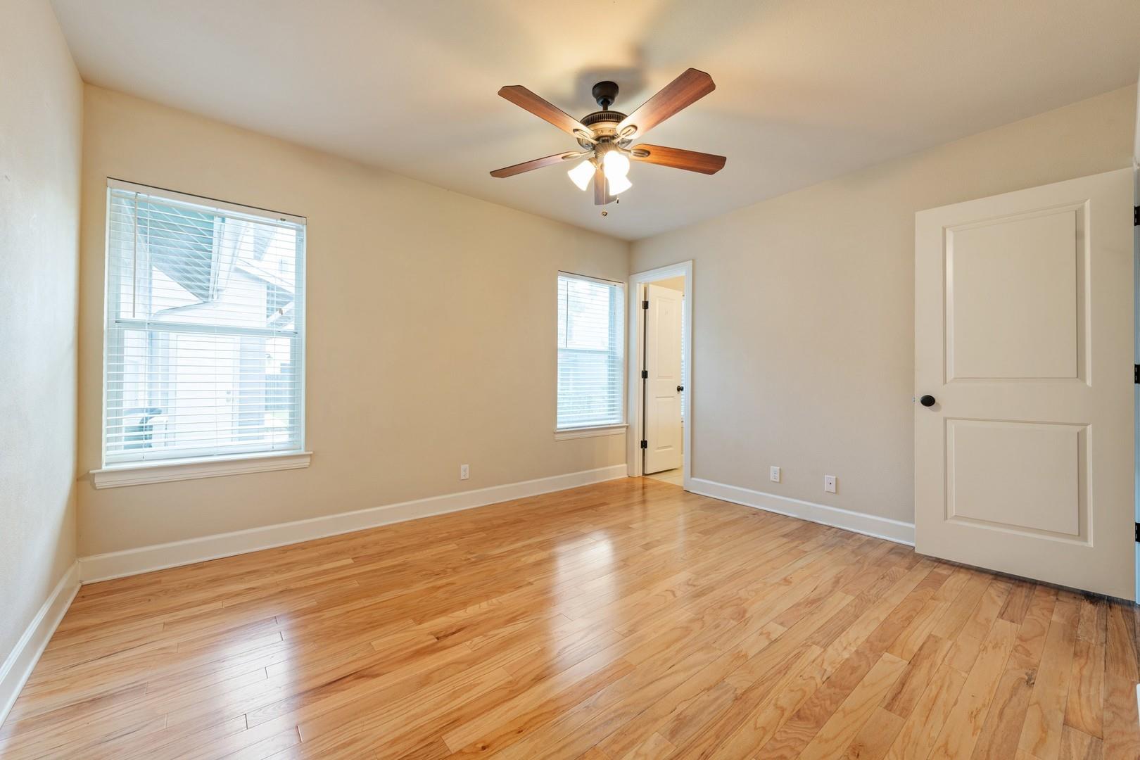 921 E 37 ST Unit: A&B