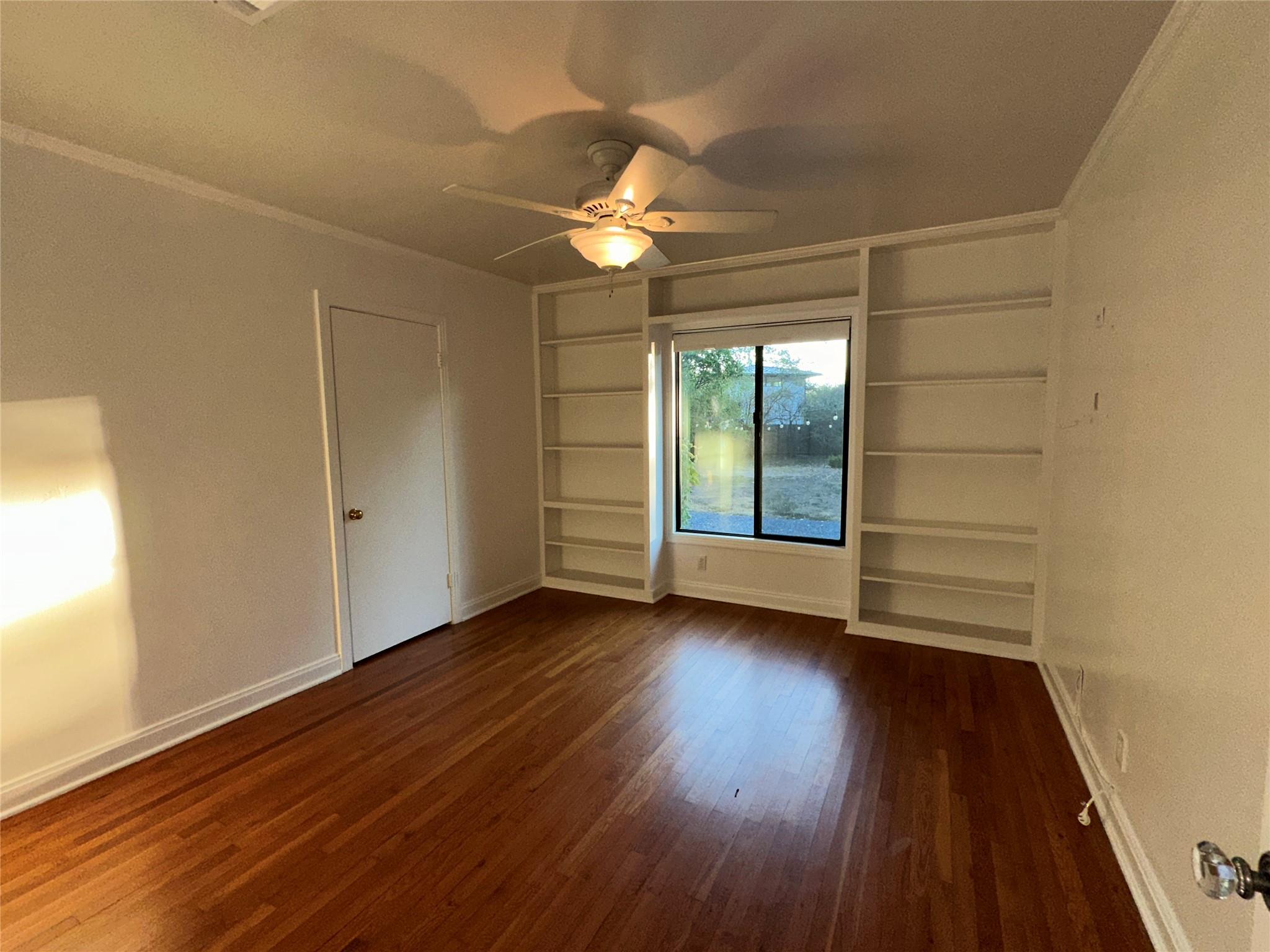4711 Fairview DR