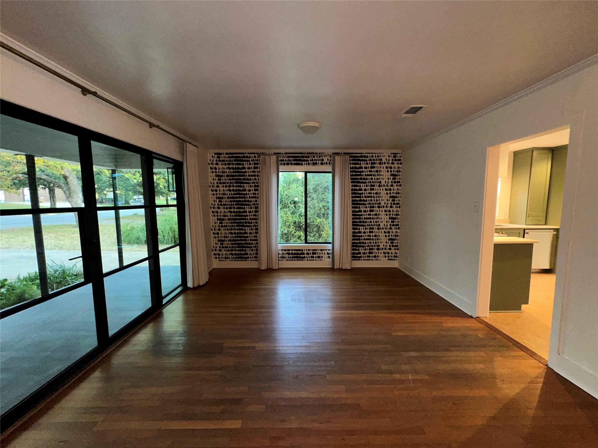 4711 Fairview DR