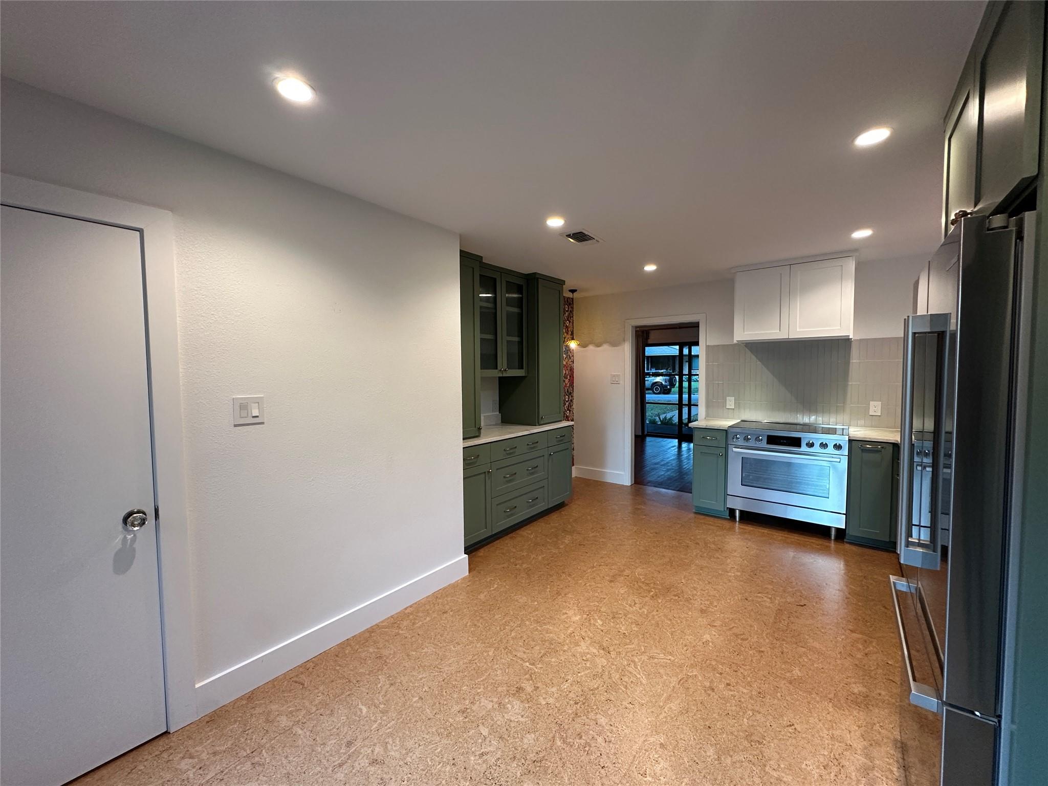 4711 Fairview DR