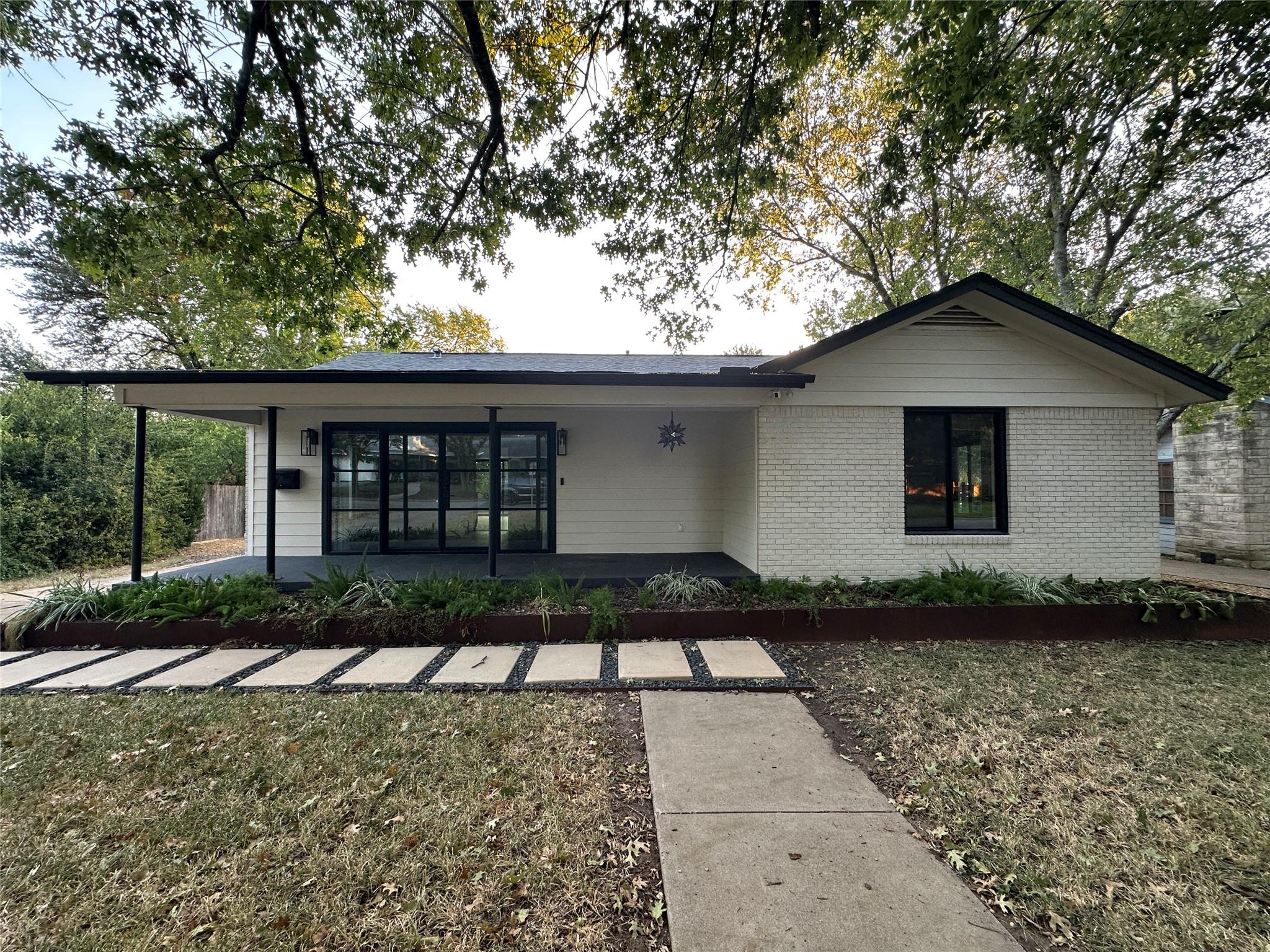 4711 Fairview DR