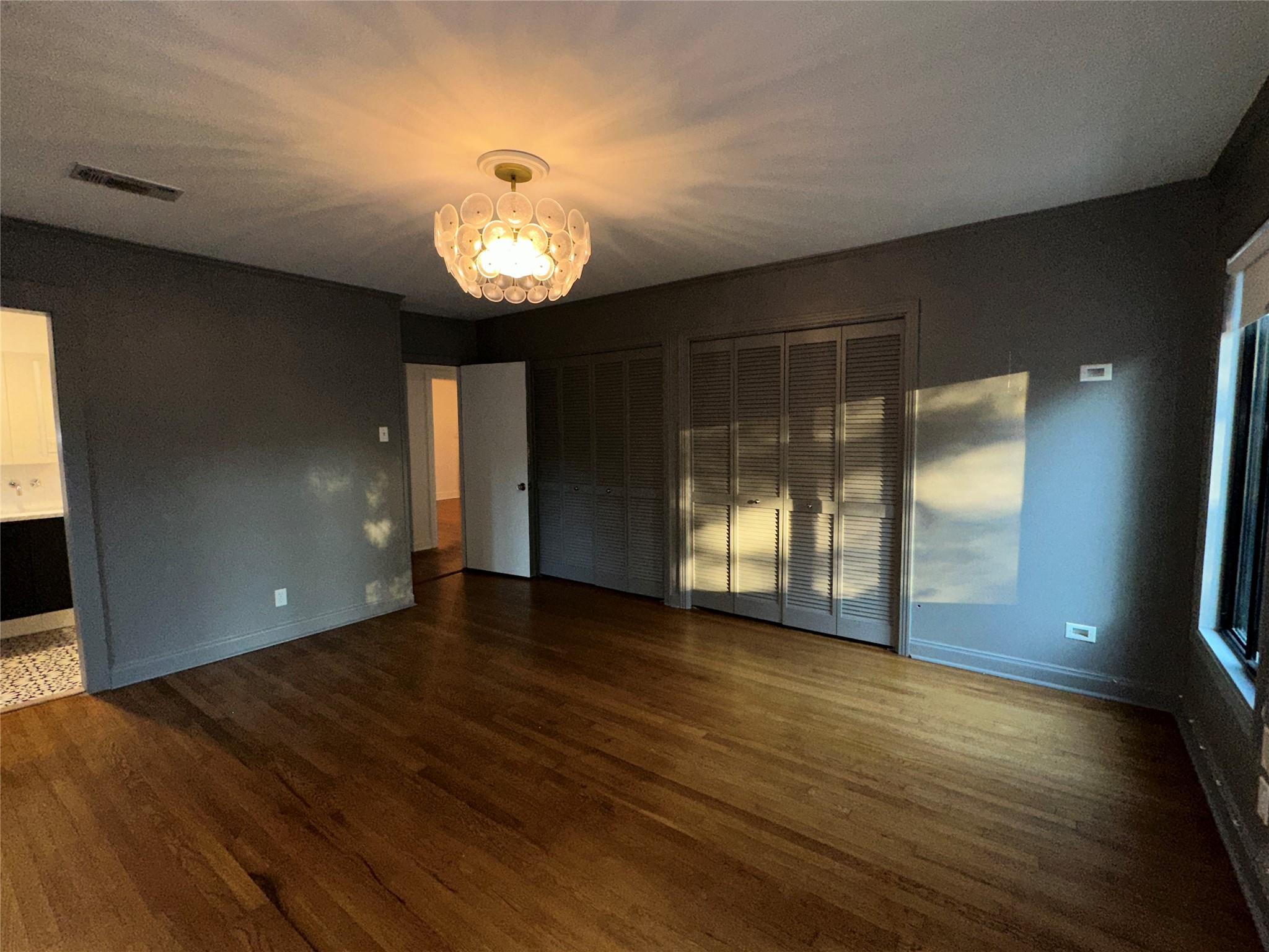 4711 Fairview DR