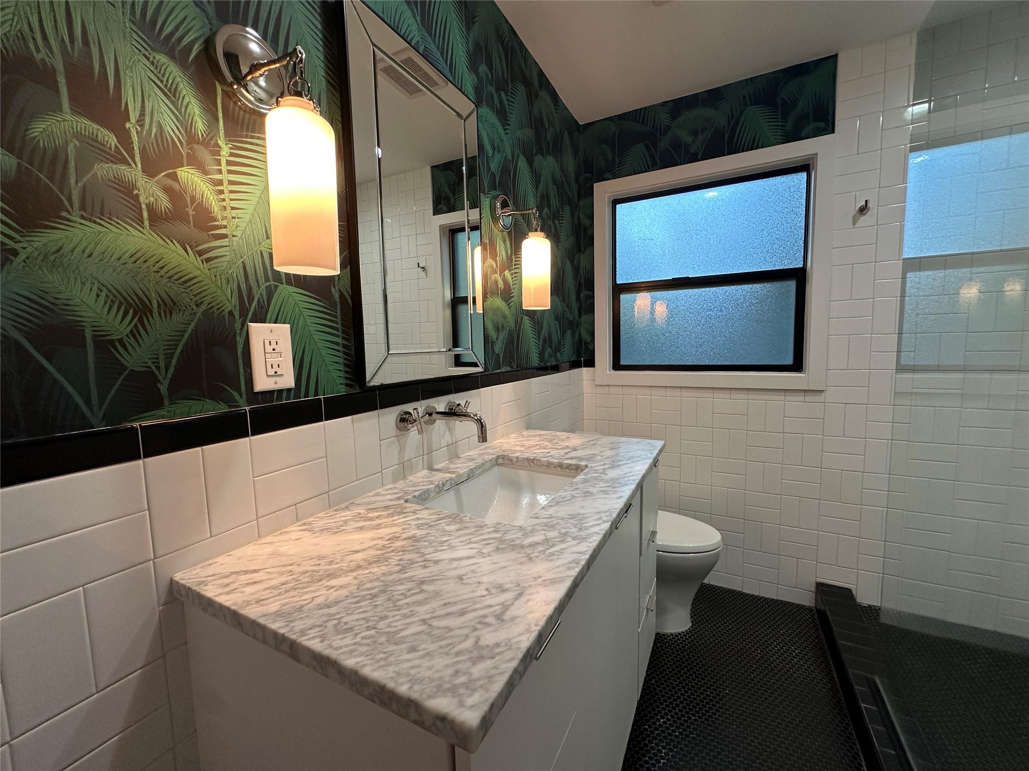 4711 Fairview DR