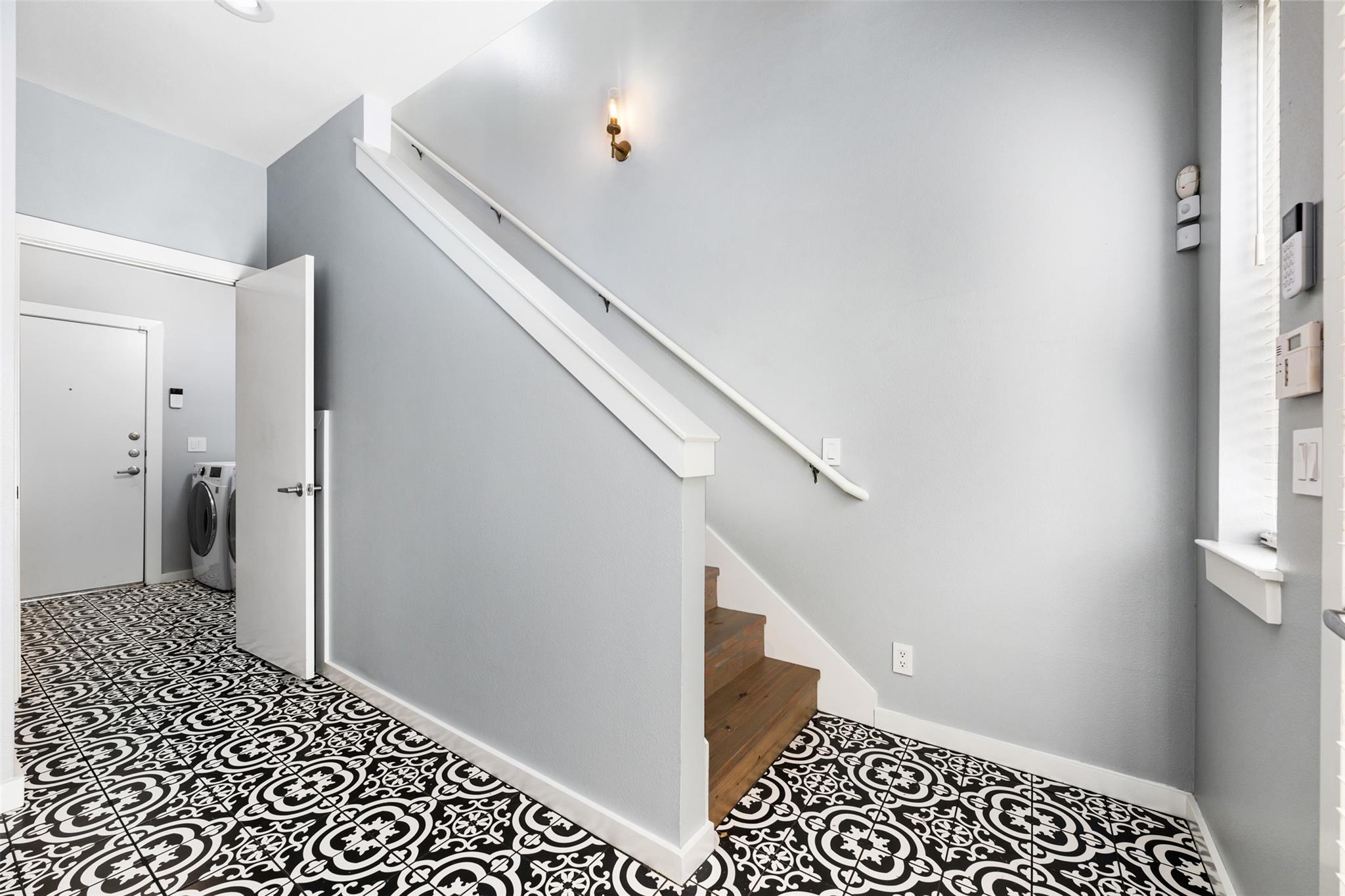 1209 Kinney Ave # D