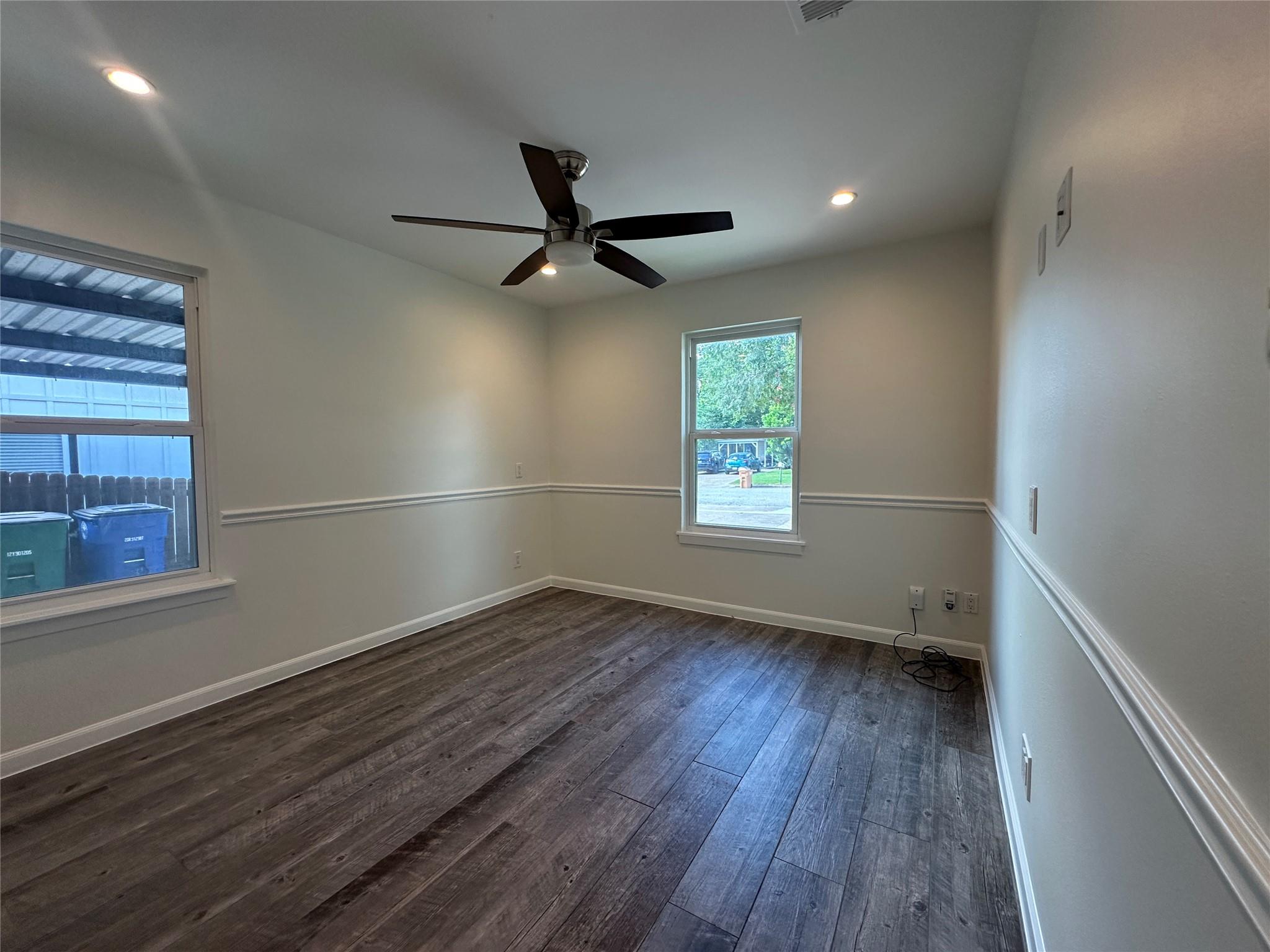 908 Plateau CIR