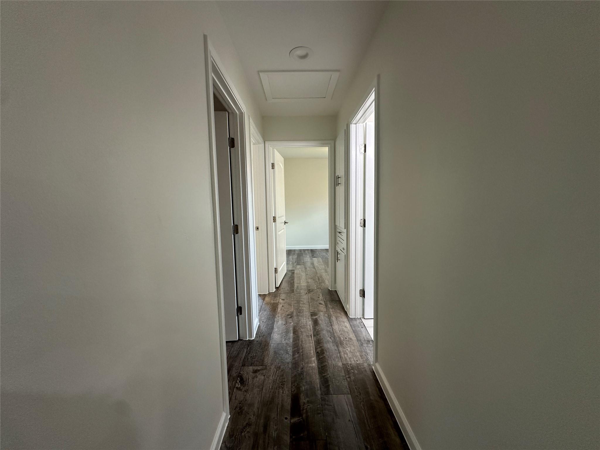 908 Plateau CIR