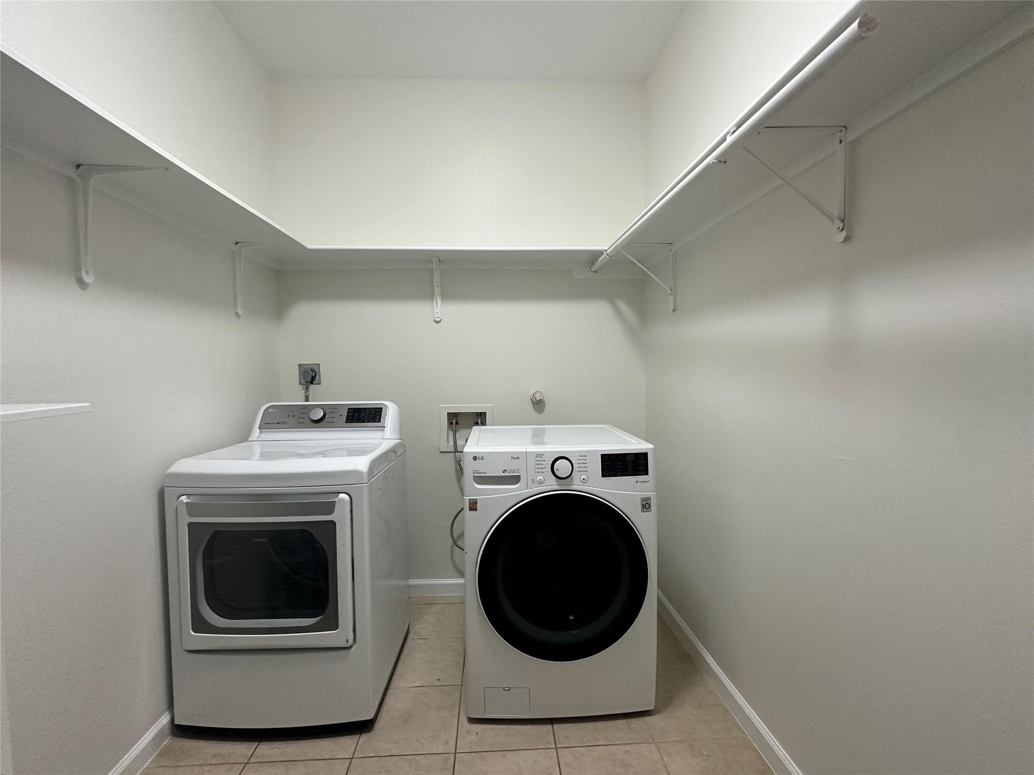 908 Plateau CIR