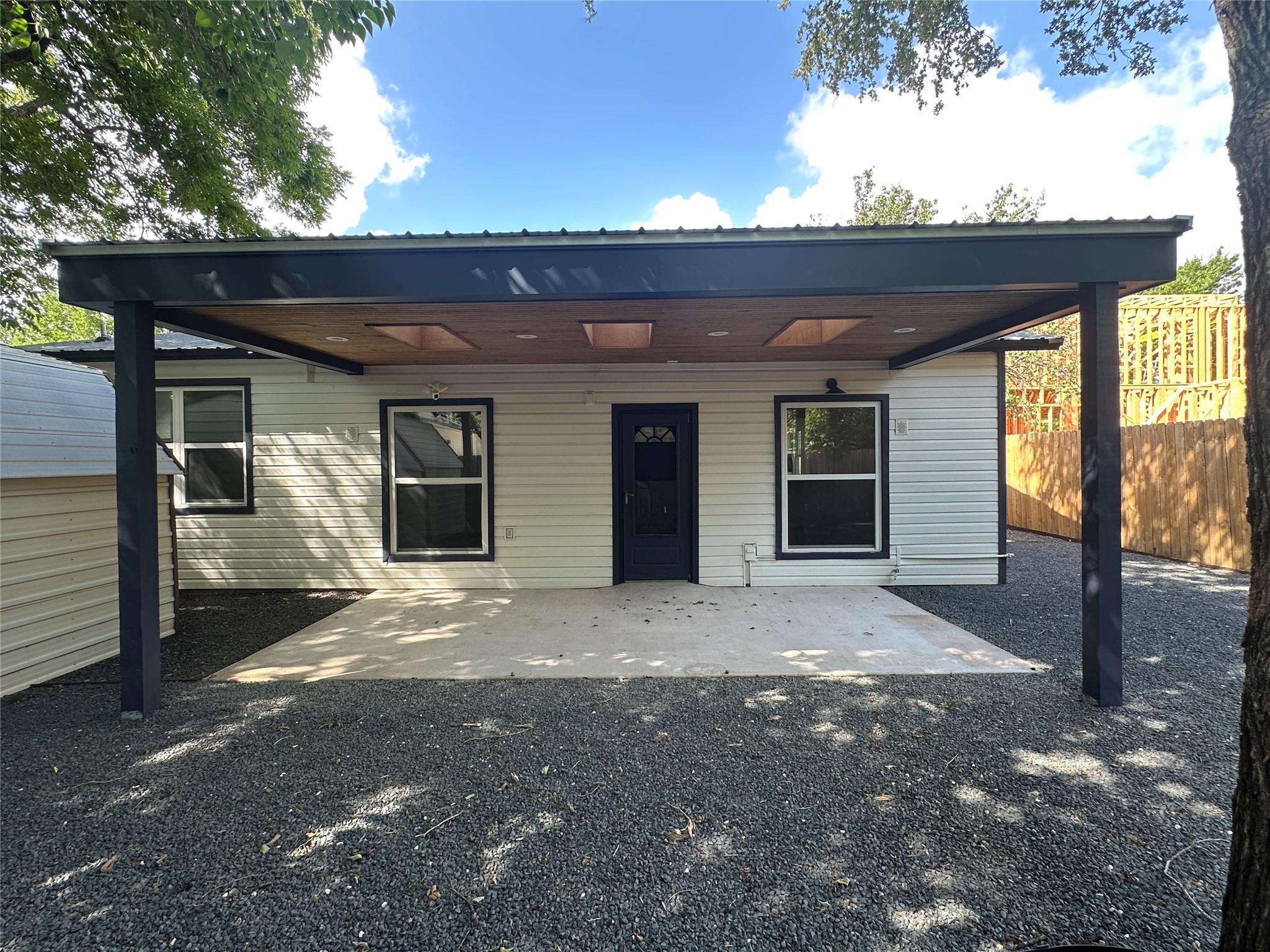908 Plateau CIR